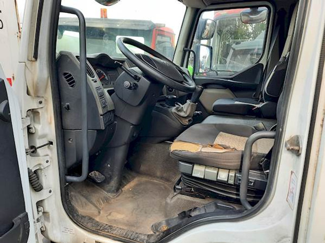 Renault MIDLUM 220 - Camião chassi: foto 3 Renault MIDLUM 220 - Camião chassi: foto 3