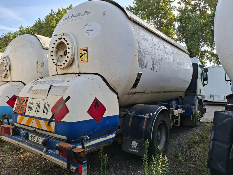 Renault PREMIUM 270 GAS / LPG - Camião cisterna: foto 4 Renault PREMIUM 270 GAS / LPG - Camião cisterna: foto 4