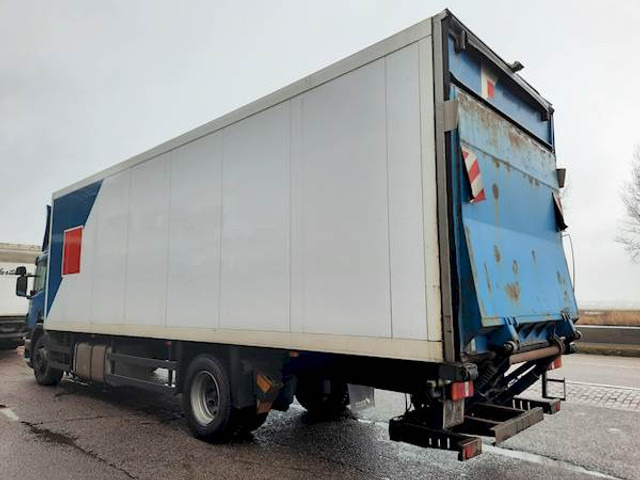 Scania P 270 DB4X2MNB - Camião frigorífico: foto 4 Scania P 270 DB4X2MNB - Camião frigorífico: foto 4