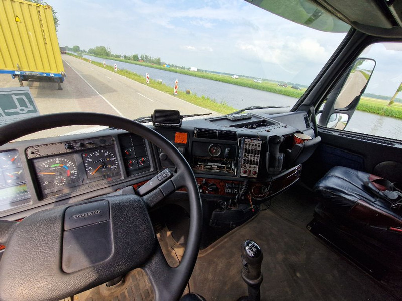 Tractor Volvo NH12.460: foto 16 Tractor Volvo NH12.460: foto 16