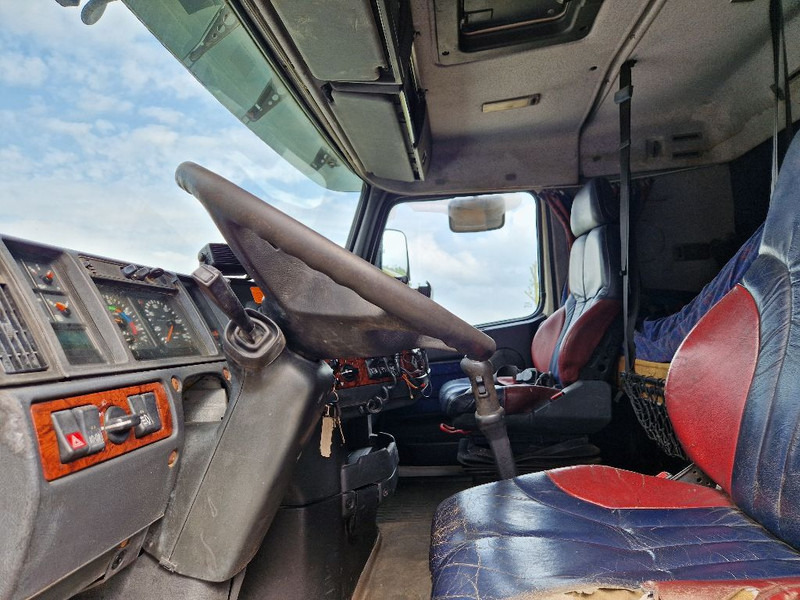 Tractor Volvo NH12.460: foto 13 Tractor Volvo NH12.460: foto 13