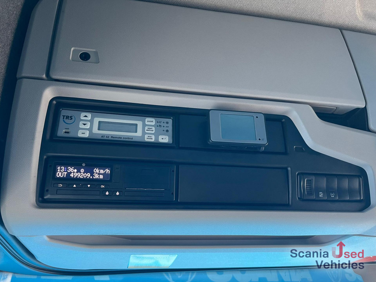 SCANIA R 410 B6x2*4NB LNG RETARDER FRIGO CHEREAU 765x250x - Camião frigorífico: foto 4 SCANIA R 410 B6x2*4NB LNG RETARDER FRIGO CHEREAU 765x250x - Camião frigorífico: foto 4