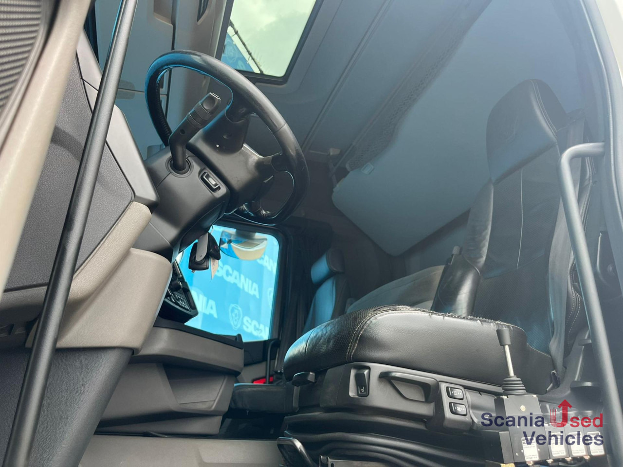 SCANIA R 500 B6x2NB HOOKLIFT 20T RETARDER FULL-AIR 9T - Camião chassi: foto 2 SCANIA R 500 B6x2NB HOOKLIFT 20T RETARDER FULL-AIR 9T - Camião chassi: foto 2