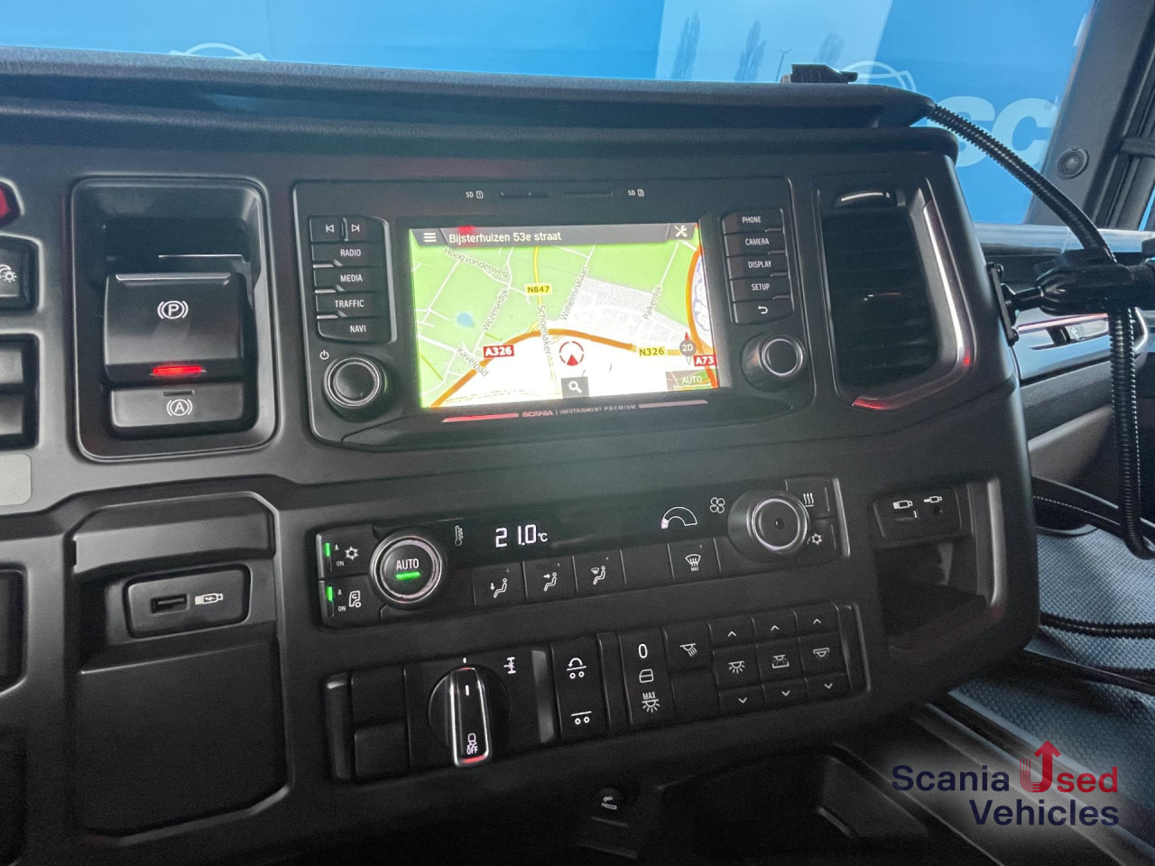 SCANIA R 650 B6x4NB RETARDER V8 WOOD KESLA 2112T CRANE - Camião de transporte de madeira, Camião grua: foto 2 SCANIA R 650 B6x4NB RETARDER V8 WOOD KESLA 2112T CRANE - Camião de transporte de madeira, Camião grua: foto 2