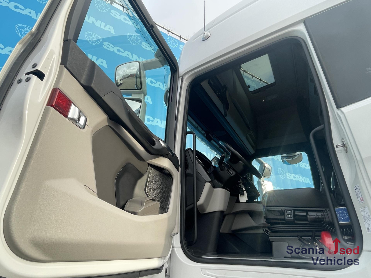 SCANIA S 560 A4x2NB RETARDER SUPER! HYDRO ADR VECTO 3 - Tractor: foto 5 SCANIA S 560 A4x2NB RETARDER SUPER! HYDRO ADR VECTO 3 - Tractor: foto 5