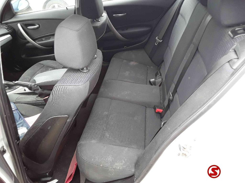 Automóvel BMW 1 Serie 118d motor KAPOT -broken: foto 9