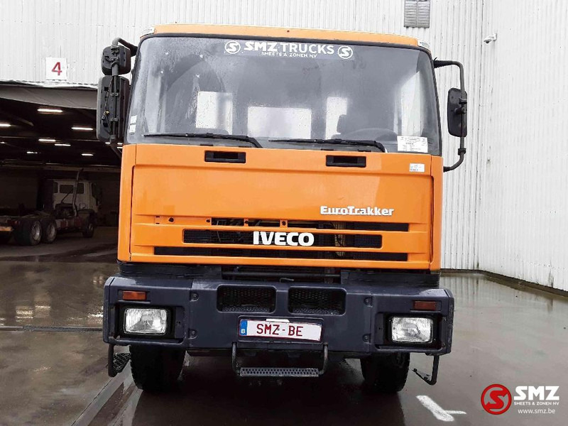 Iveco Trakker 260 E 34 6x4 francais - Camião transportador de contêineres/ Caixa móvel: foto 2 Iveco Trakker 260 E 34 6x4 francais - Camião transportador de contêineres/ Caixa móvel: foto 2