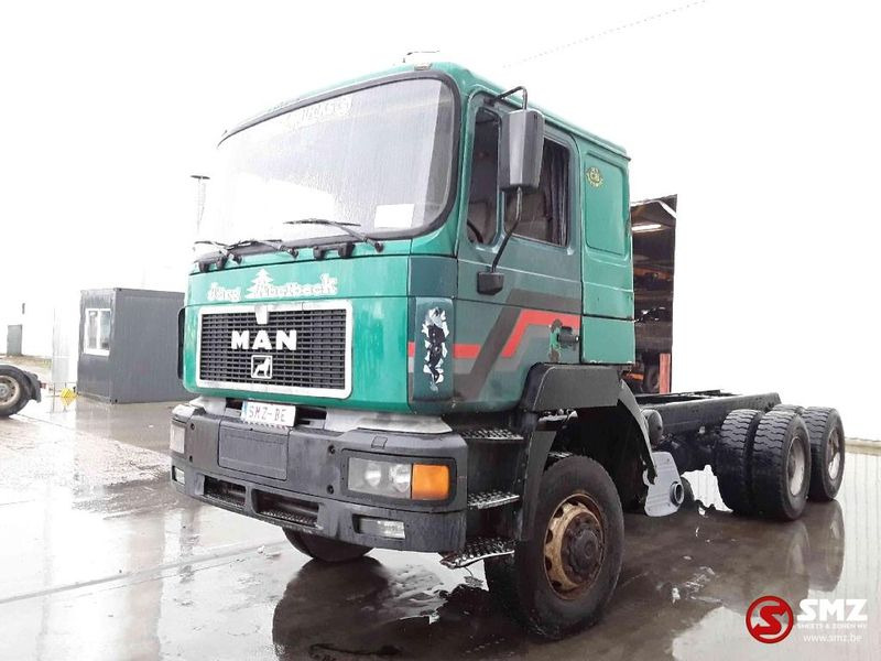 MAN 27.403 6x6 - Camião chassi: foto 3 MAN 27.403 6x6 - Camião chassi: foto 3