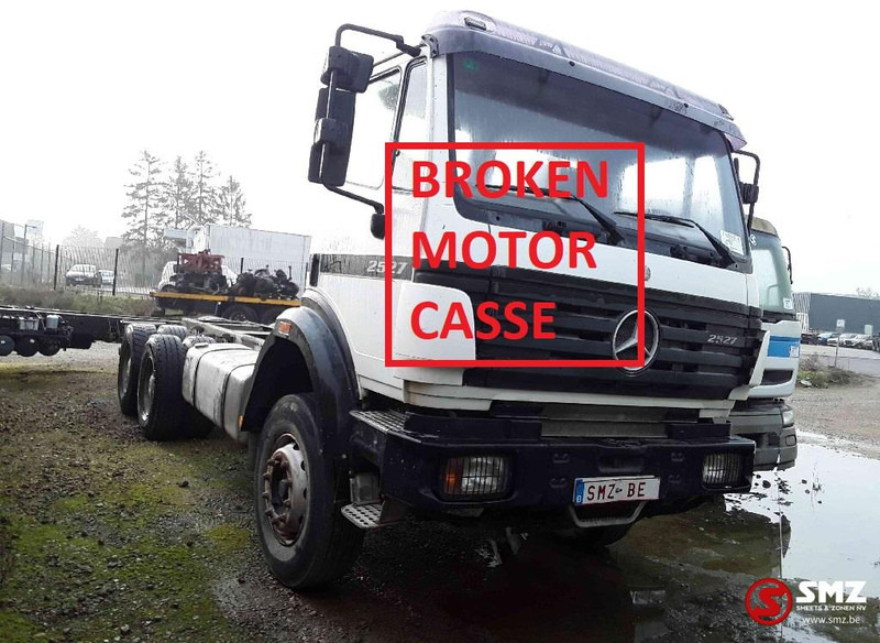 Mercedes-Benz 2527 6x4motor slecht - Camião chassi: foto 1 Mercedes-Benz 2527 6x4motor slecht - Camião chassi: foto 1