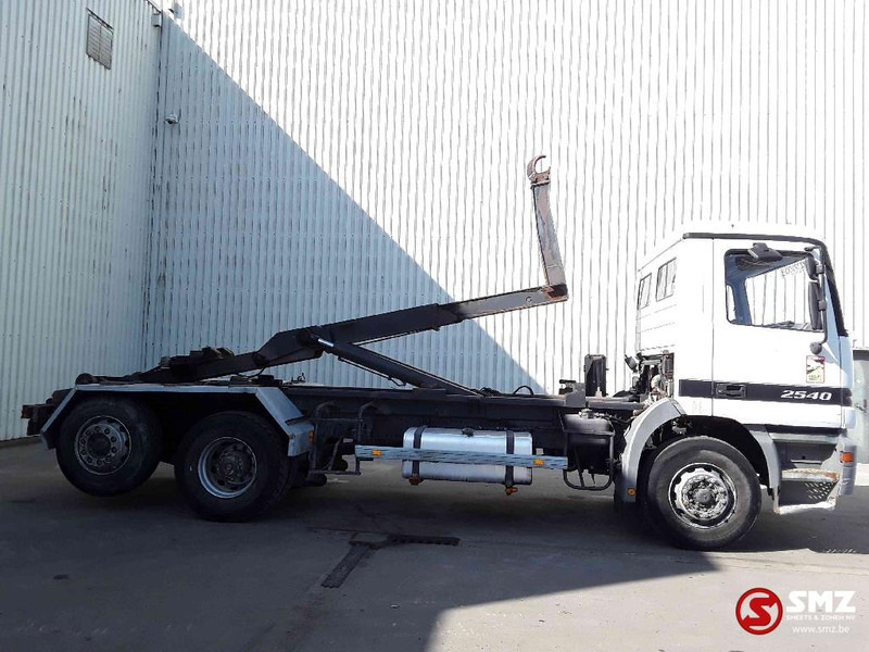 Mercedes-Benz Actros 2540 6x2 francais - Camião transportador de contêineres/ Caixa móvel: foto 4 Mercedes-Benz Actros 2540 6x2 francais - Camião transportador de contêineres/ Caixa móvel: foto 4
