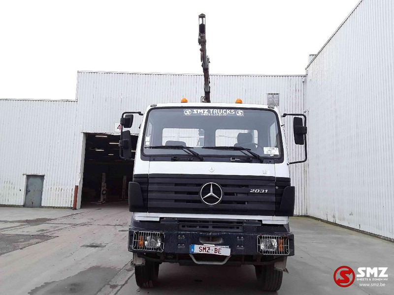 Mercedes-Benz SK 1831 hiab 090 lames - Camião de caixa aberta/ Plataforma, Camião grua: foto 2 Mercedes-Benz SK 1831 hiab 090 lames - Camião de caixa aberta/ Plataforma, Camião grua: foto 2