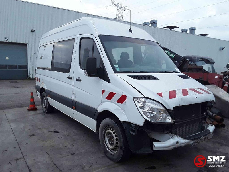 Mercedes-Benz Sprinter 311 accident - Carrinha de contentor: foto 1 Mercedes-Benz Sprinter 311 accident - Carrinha de contentor: foto 1