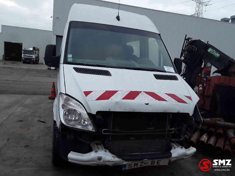 Mercedes-Benz Sprinter 311 accident - Carrinha de contentor: foto 2 Mercedes-Benz Sprinter 311 accident - Carrinha de contentor: foto 2