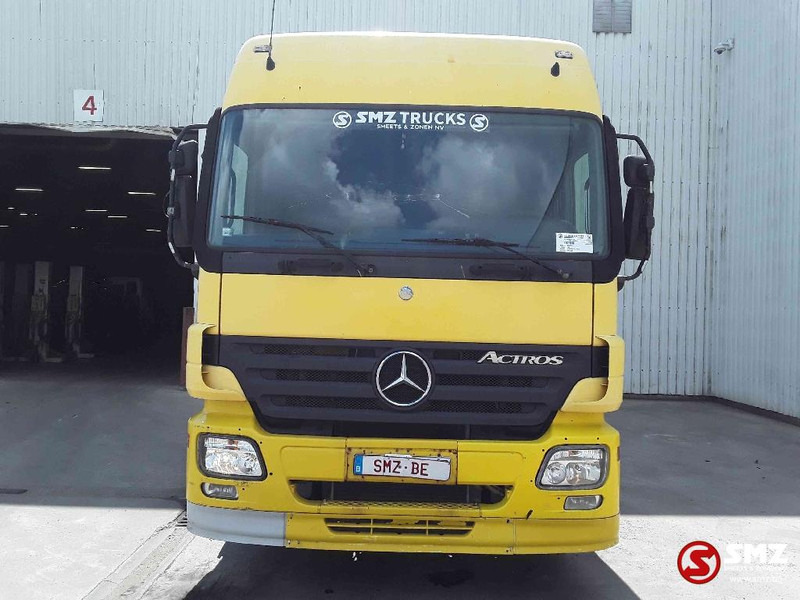Mercedes-Benz Actros 1841 eps 3 pedals - parabrise cassé - windshield broken - Tractor: foto 2 Mercedes-Benz Actros 1841 eps 3 pedals - parabrise cassé - windshield broken - Tractor: foto 2