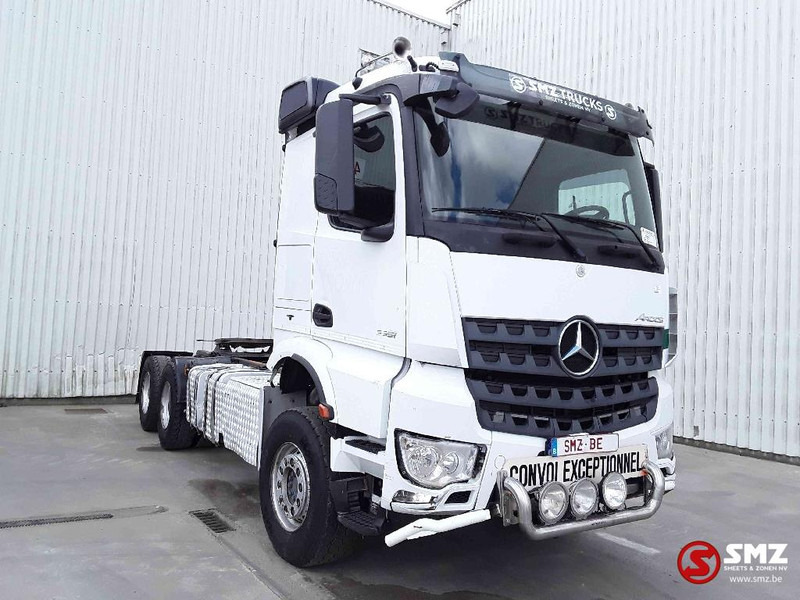 Mercedes-Benz Arocs 3351 lames steel - Tractor: foto 1 Mercedes-Benz Arocs 3351 lames steel - Tractor: foto 1