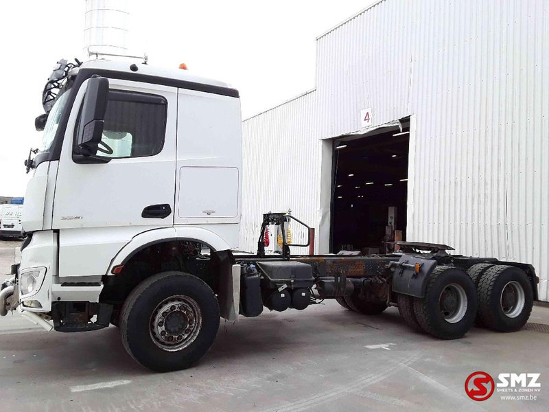 Mercedes-Benz Arocs 3351 lames steel - Tractor: foto 5 Mercedes-Benz Arocs 3351 lames steel - Tractor: foto 5