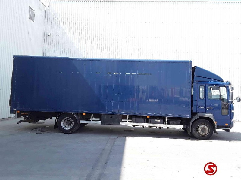 Volvo FL 220 - Camião furgão: foto 4 Volvo FL 220 - Camião furgão: foto 4