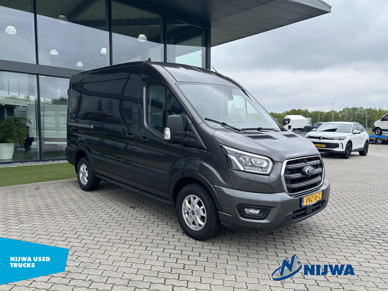 Ford Transit 350 L2H3 Limited Trekhaak + Navigatie - Furgão: foto 2 Ford Transit 350 L2H3 Limited Trekhaak + Navigatie - Furgão: foto 2