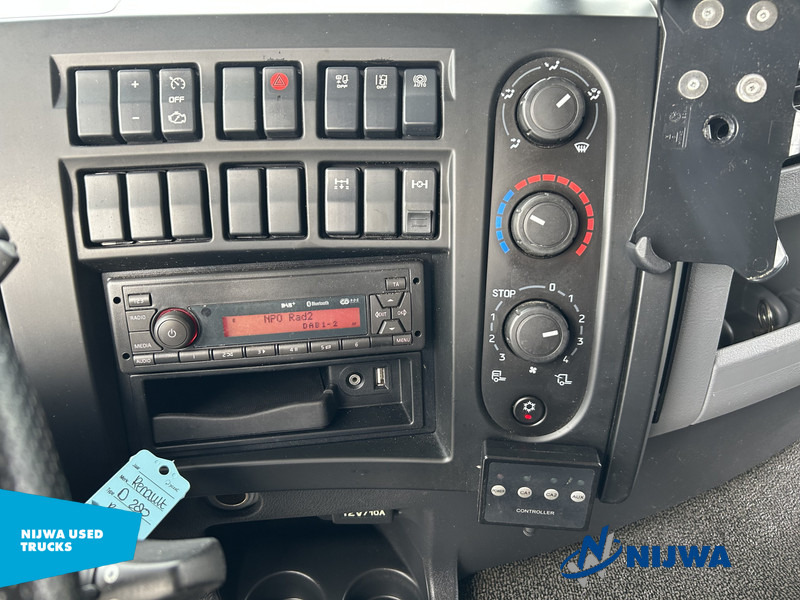 Camião furgão Renault D WIDE 280 4x2 Low mileage + Achtersluitklep: foto 13