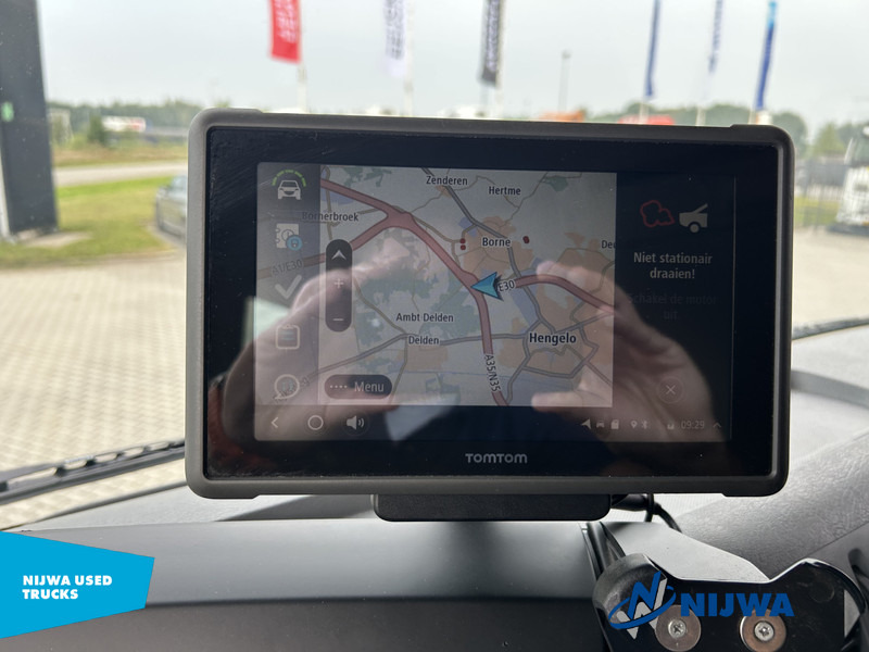 Camião furgão Renault D WIDE 280 4x2 Low mileage + Achtersluitklep: foto 14