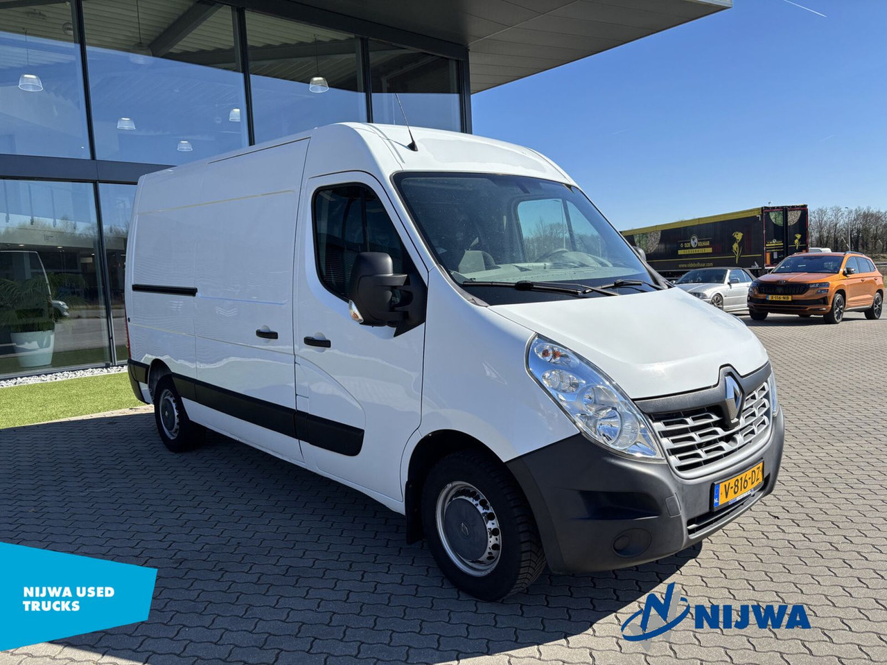 Renault Master T33 130 L2H2 Geïsoleerde bak Kasten - Furgão compacto: foto 2 Renault Master T33 130 L2H2 Geïsoleerde bak Kasten - Furgão compacto: foto 2
