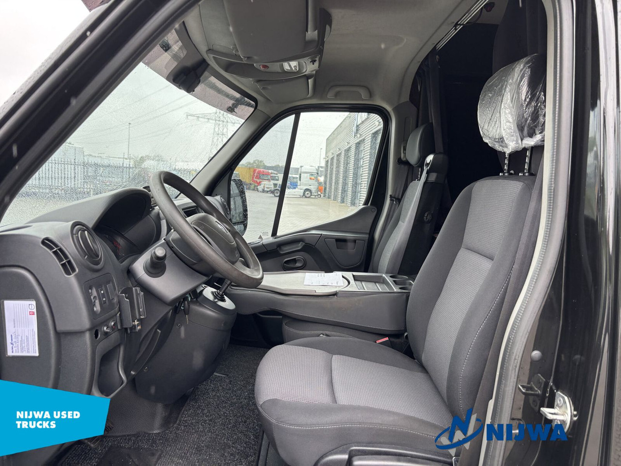 Renault Master T35 170 L3H3 Automaat + Trekhaak Kasten - Furgão: foto 5 Renault Master T35 170 L3H3 Automaat + Trekhaak Kasten - Furgão: foto 5