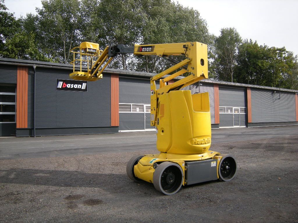 Haulotte HA12CJ+ , AH 12m, Korbarm drehbar - Caminhão com plataforma aérea: foto 3 Haulotte HA12CJ+ , AH 12m, Korbarm drehbar - Caminhão com plataforma aérea: foto 3