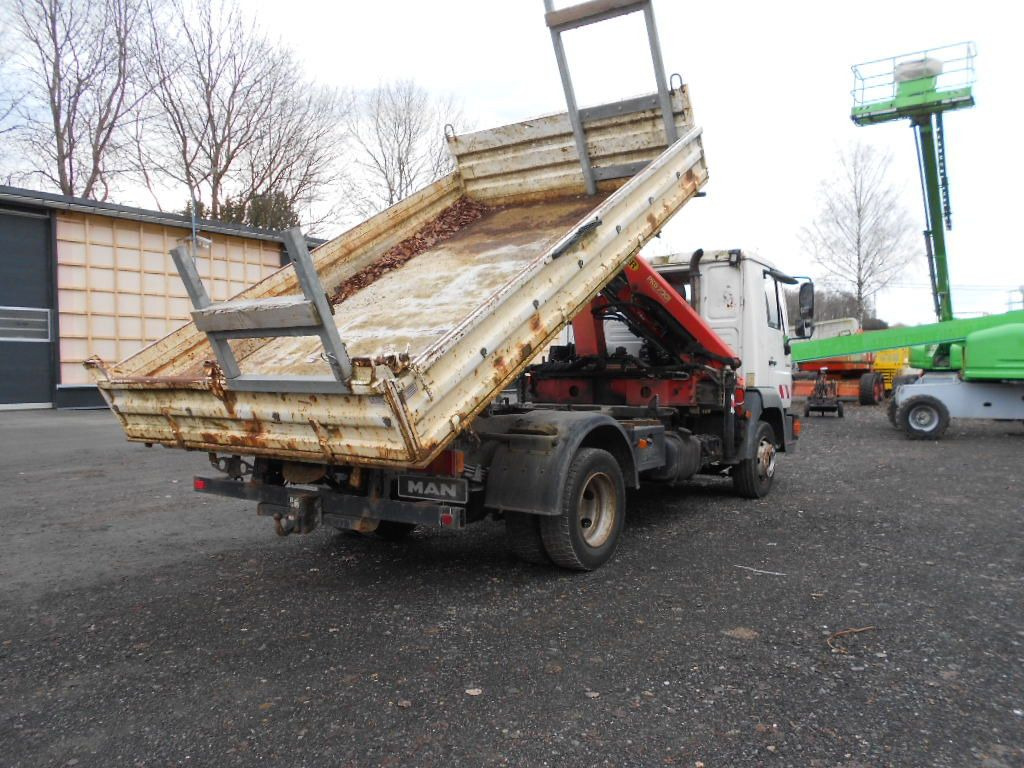 MAN MAN LE8.150 mit Palfinger PKG7001 MAN LE8.150 mit Palfinger PKG7001 - Camião basculante, Camião grua: foto 4 MAN MAN LE8.150 mit Palfinger PKG7001 MAN LE8.150 mit Palfinger PKG7001 - Camião basculante, Camião grua: foto 4