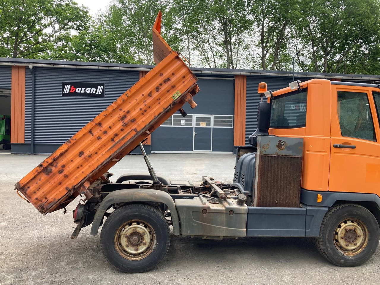 Multicar M30, Kipper Allrad 4x4 - Carrinha basculante: foto 1 Multicar M30, Kipper Allrad 4x4 - Carrinha basculante: foto 1