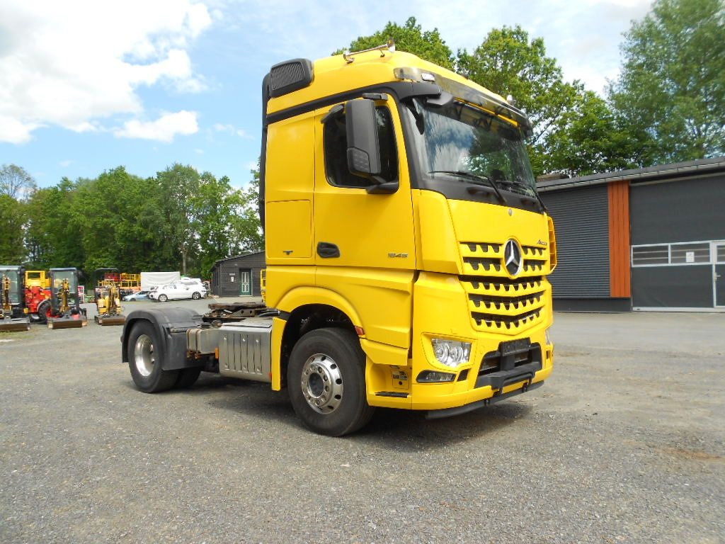 Mercedes-Benz AROCS 1845 - Tractor: foto 1 Mercedes-Benz AROCS 1845 - Tractor: foto 1