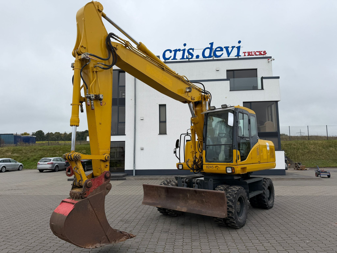 Komatsu PW 180 - 7 - Escavadeira de rodas: foto 1 Komatsu PW 180 - 7 - Escavadeira de rodas: foto 1