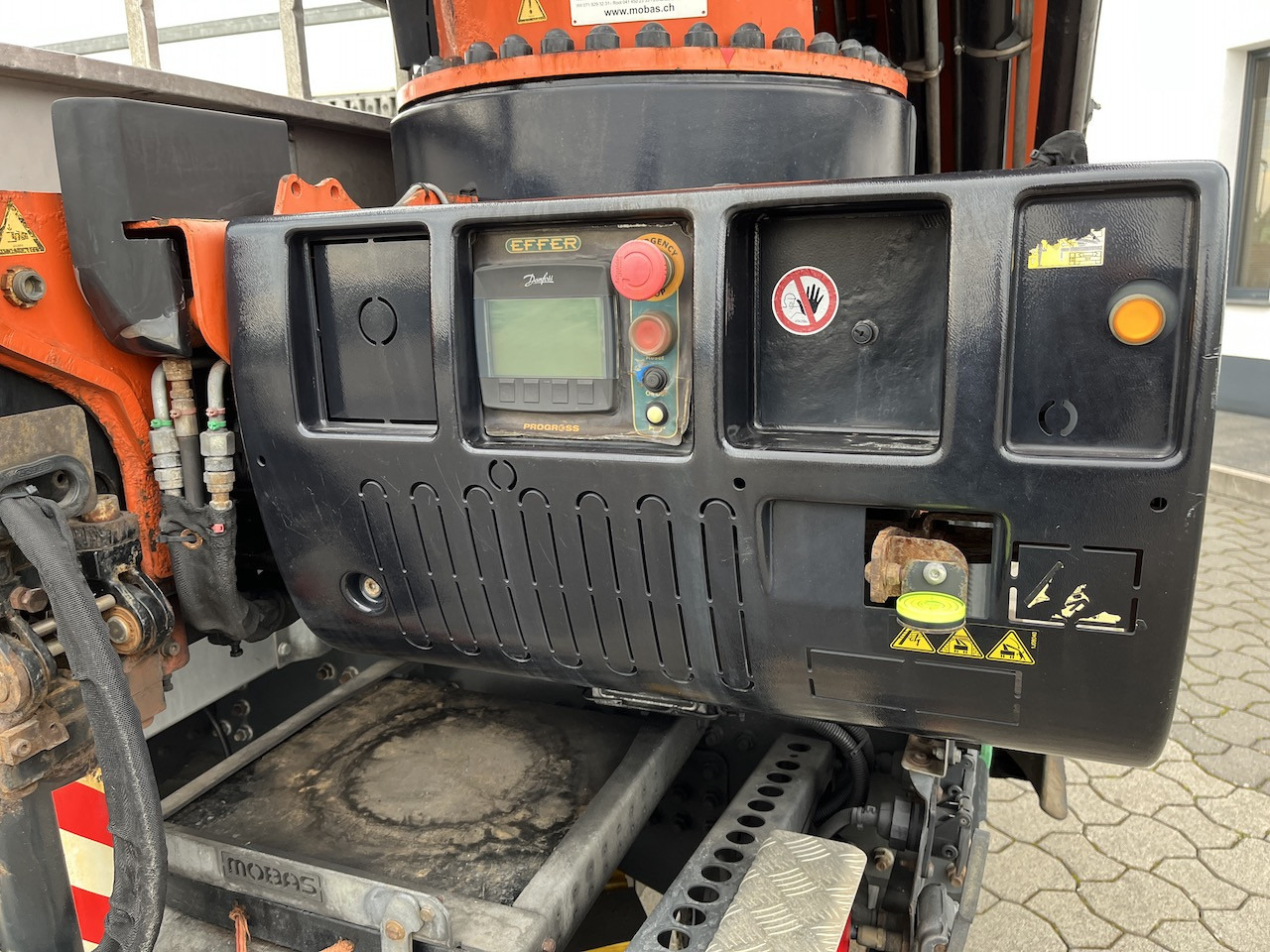 Mercedes-Benz Actros 2545 6x2 Atlas 265-A6 Lenk- Liftachse - Camião de caixa aberta/ Plataforma, Camião grua: foto 4 Mercedes-Benz Actros 2545 6x2 Atlas 265-A6 Lenk- Liftachse - Camião de caixa aberta/ Plataforma, Camião grua: foto 4