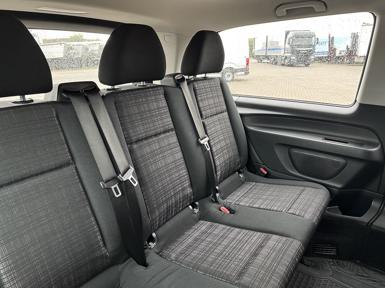 Mercedes-Benz Vito 111 CDI 9 Sitzer BT FSE Klima Tempomat Radio - Furgão de passageiros: foto 2 Mercedes-Benz Vito 111 CDI 9 Sitzer BT FSE Klima Tempomat Radio - Furgão de passageiros: foto 2