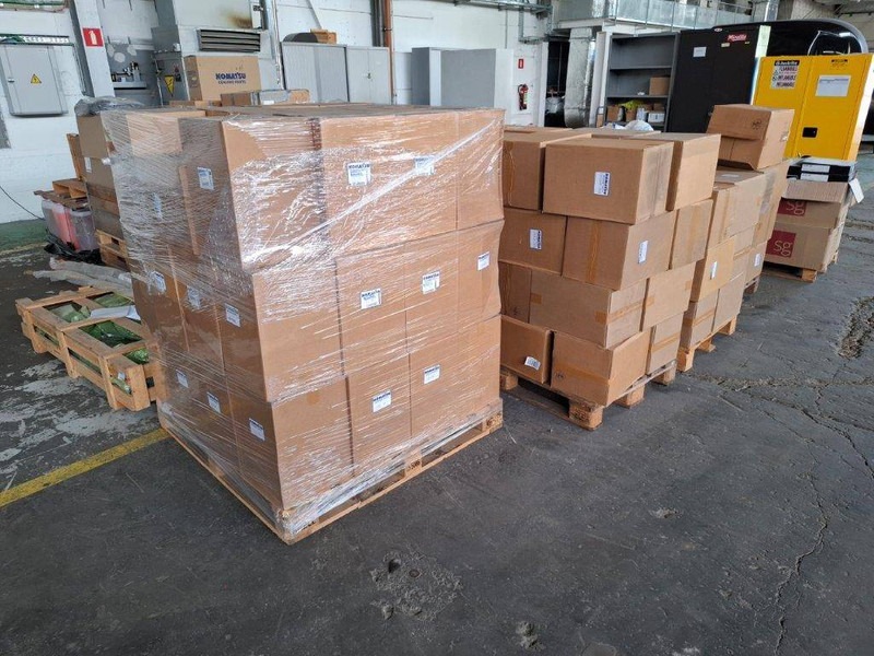 Komatsu 6125-81-7032 - Motor para Máquina de construção: foto 2 Komatsu 6125-81-7032 - Motor para Máquina de construção: foto 2