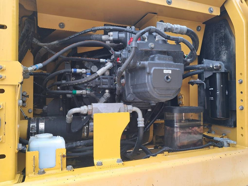 Komatsu HB365LC-3 Hybrid - Escavadora de rastos: foto 2 Komatsu HB365LC-3 Hybrid - Escavadora de rastos: foto 2
