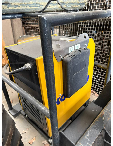 Komatsu PC33E-6 - Mini escavadeira: foto 5 Komatsu PC33E-6 - Mini escavadeira: foto 5