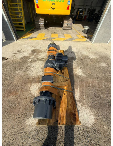 Komatsu PW140-7 REAR AXLE ASSEMBLY 20E-22-32000 - Eixo e peças para Máquina de construção: foto 3 Komatsu PW140-7 REAR AXLE ASSEMBLY 20E-22-32000 - Eixo e peças para Máquina de construção: foto 3