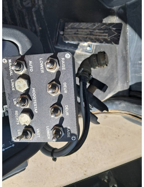 Komatsu WA100M-8 - Pá carregadora de rodas: foto 5 Komatsu WA100M-8 - Pá carregadora de rodas: foto 5