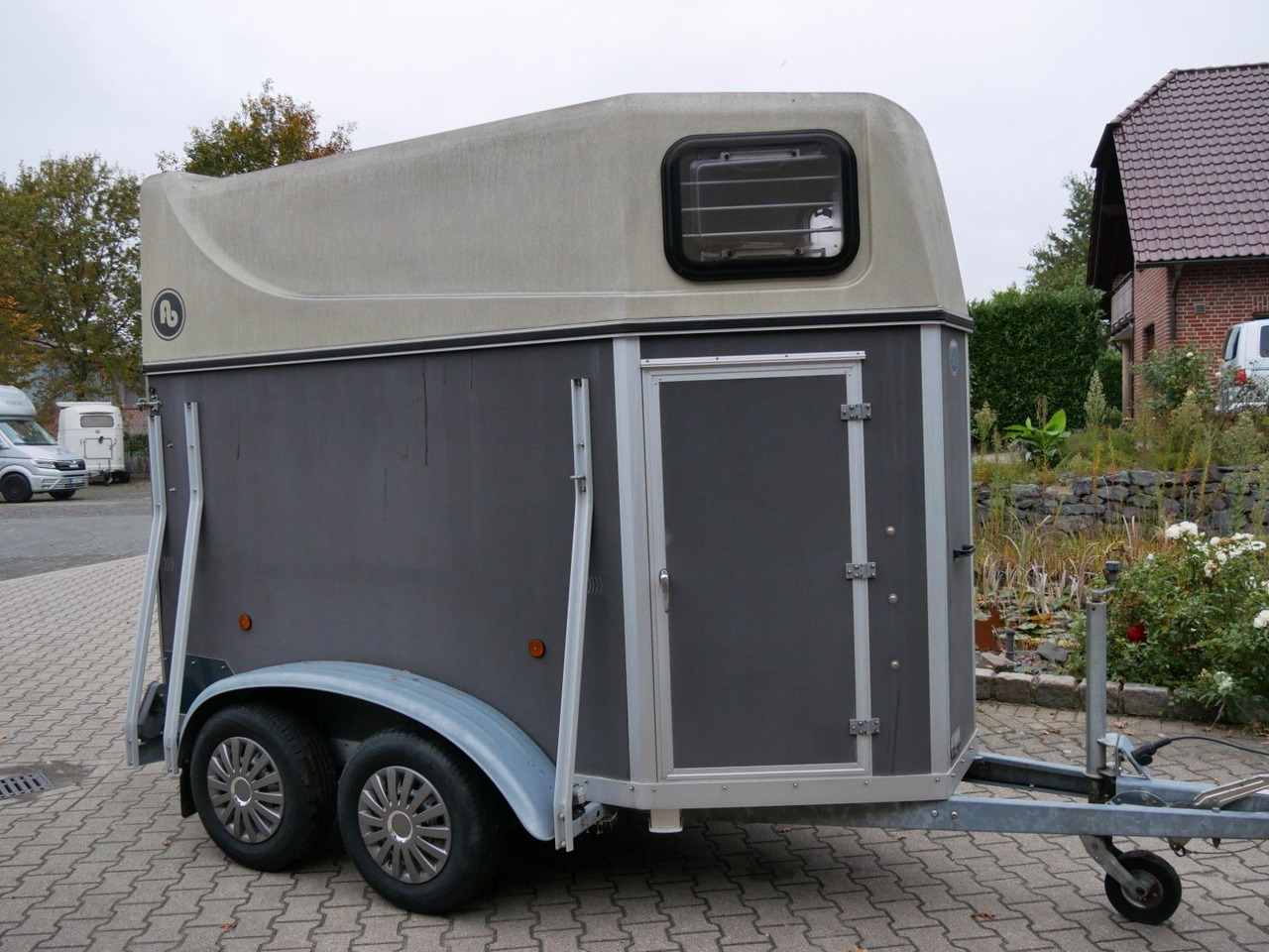 Blomert 1,5 Pferde Holz Poly - Reboque transporte de gado: foto 1 Blomert 1,5 Pferde Holz Poly - Reboque transporte de gado: foto 1