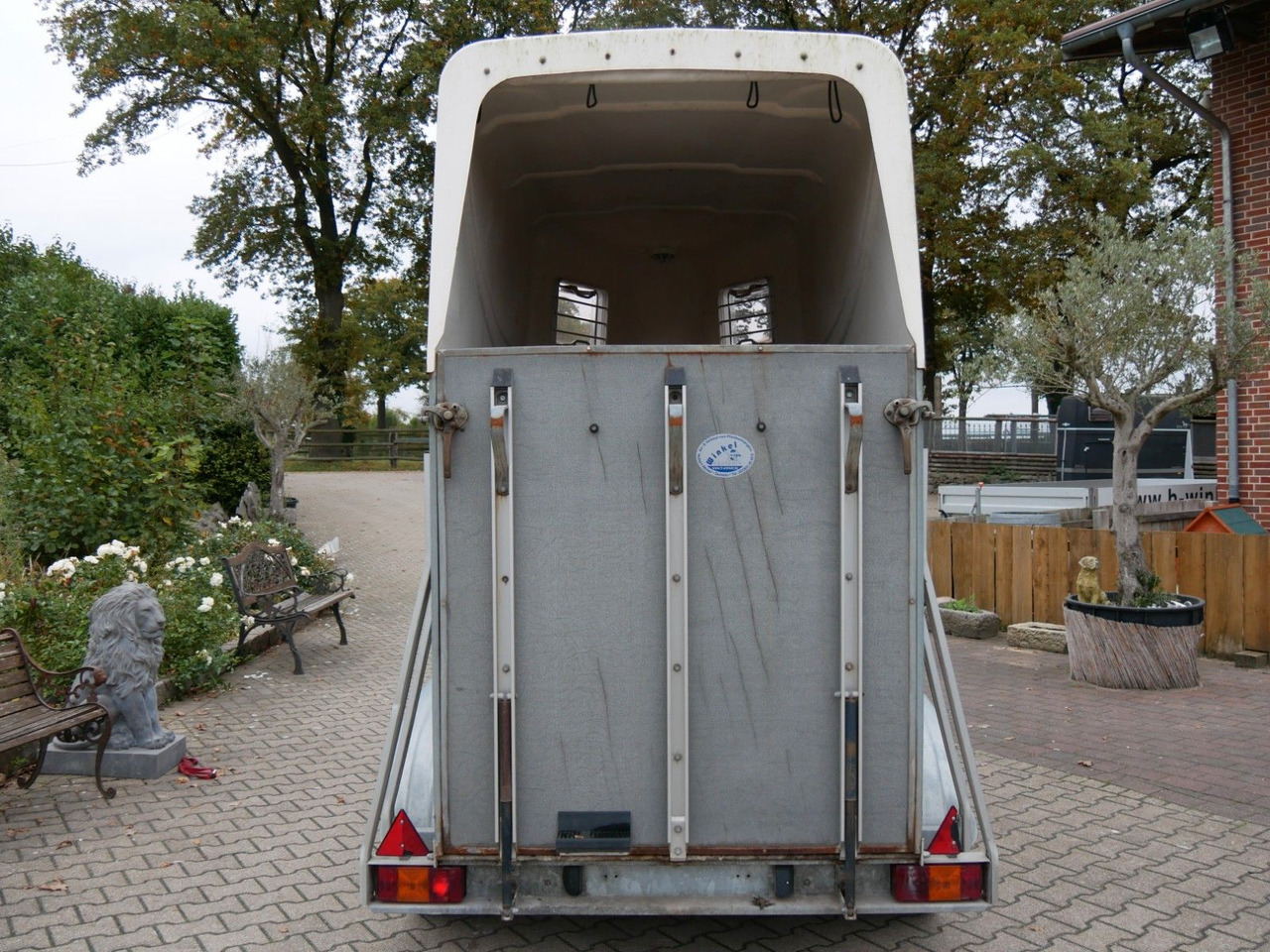 Blomert 1,5 Pferde mit Sattelkammer - Reboque transporte de gado: foto 2 Blomert 1,5 Pferde mit Sattelkammer - Reboque transporte de gado: foto 2