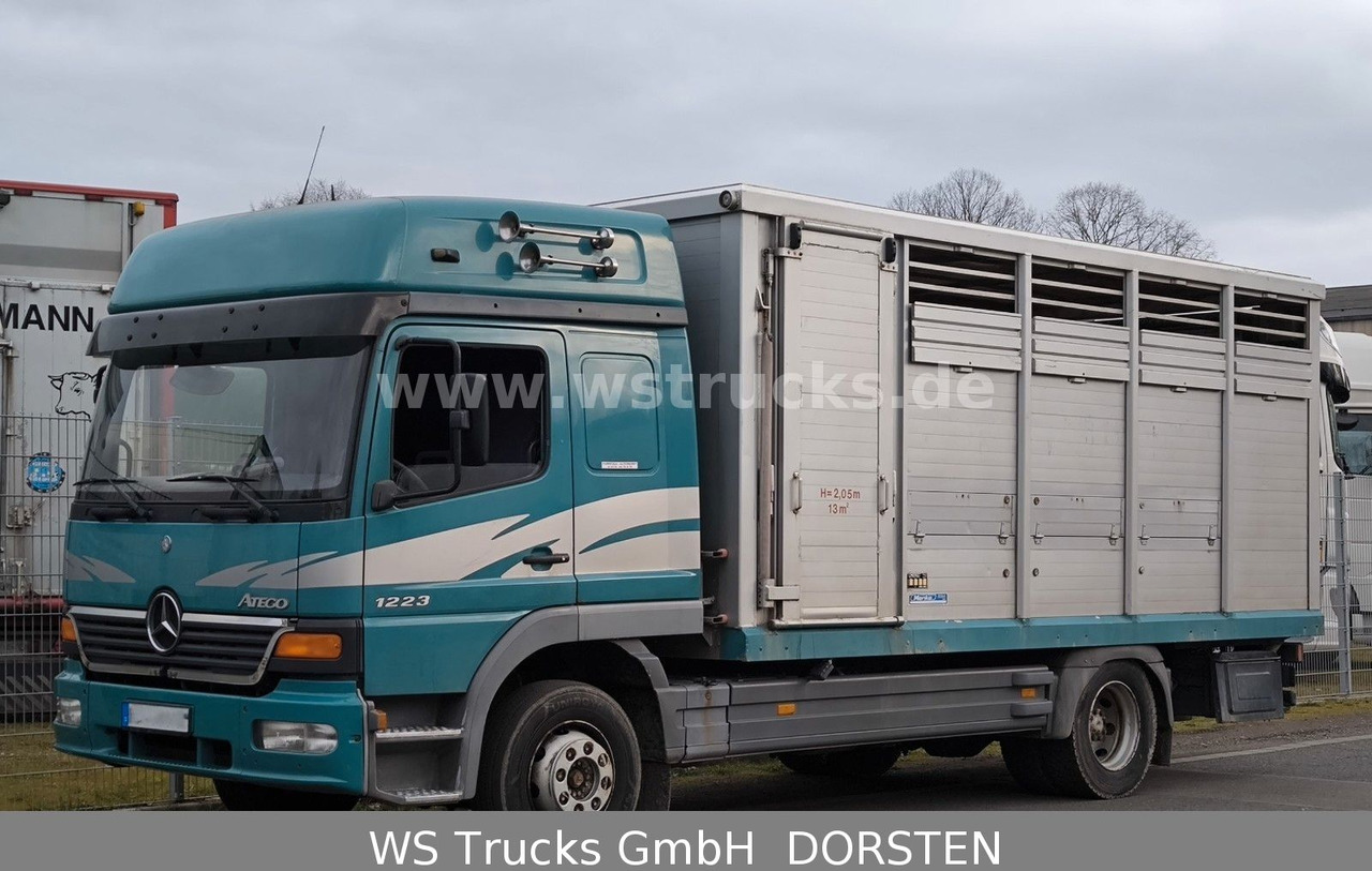 Mercedes-Benz Atego 1223 1 Stock Hohe Gitter Viehtransporter - Camião de transporte de cavalos: foto 2 Mercedes-Benz Atego 1223 1 Stock Hohe Gitter Viehtransporter - Camião de transporte de cavalos: foto 2