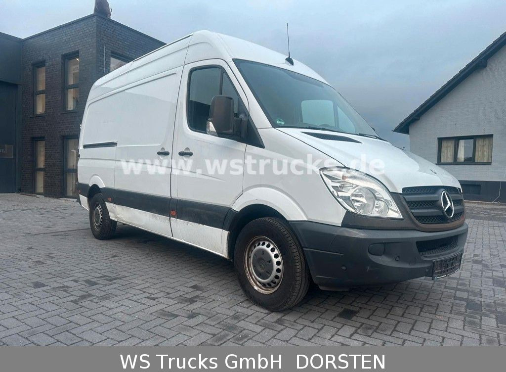 Mercedes-Benz Sprinter II Kasten 216 CDI Hoch/Lang - Automóvel: foto 1 Mercedes-Benz Sprinter II Kasten 216 CDI Hoch/Lang - Automóvel: foto 1