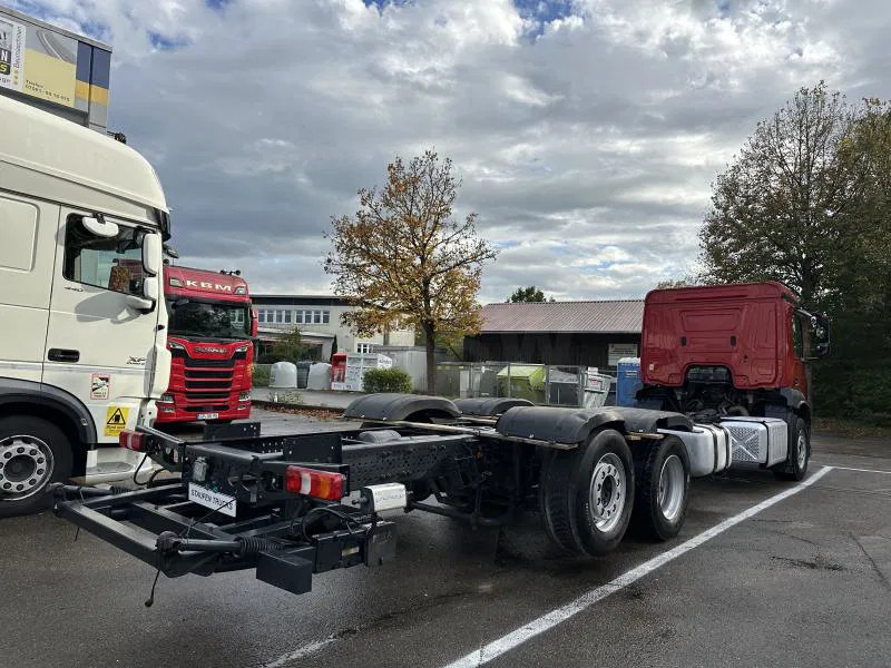 Mercedes-Benz 2532 LL 6x2 LANGES Fahrgestell Intarder Lenkachse - Camião chassi: foto 5 Mercedes-Benz 2532 LL 6x2 LANGES Fahrgestell Intarder Lenkachse - Camião chassi: foto 5