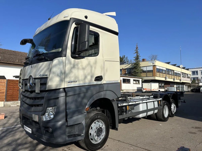 Camião transportador de contêineres/ Caixa móvel Mercedes-Benz Actros 2542 LL BDF Standard 6x2 LBW: foto 13