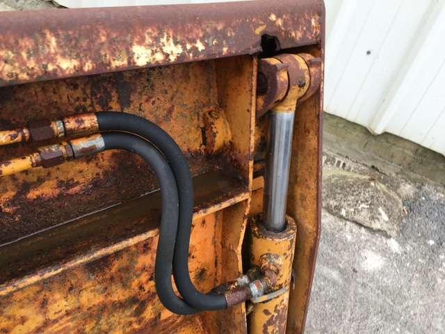 CASE 2340mm - Type tractopelle - Balde carregador: foto 2 CASE 2340mm - Type tractopelle - Balde carregador: foto 2