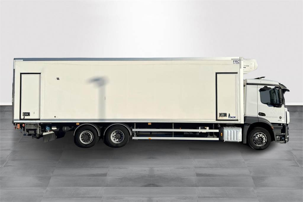 Mercedes-Benz ACTROS 2546L-6X2/ 60 FRC 07/2026 - Camião isotérmico: foto 4 Mercedes-Benz ACTROS 2546L-6X2/ 60 FRC 07/2026 - Camião isotérmico: foto 4