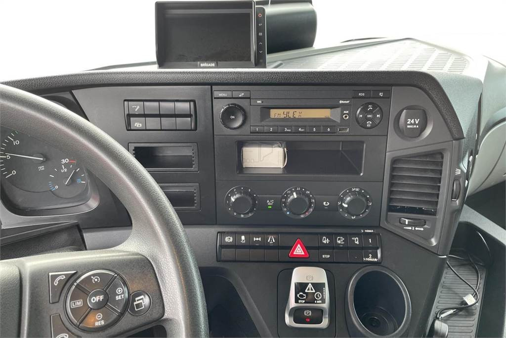 Camião isotérmico Mercedes-Benz Actros 1827 4x2 8,7m KSA+PL: foto 7