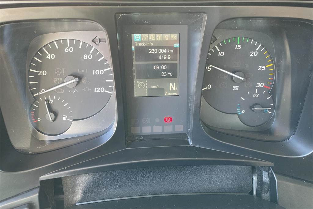 Camião furgão Mercedes-Benz Actros 1827 4x2 8,7m umpikori+PL nostin: foto 11