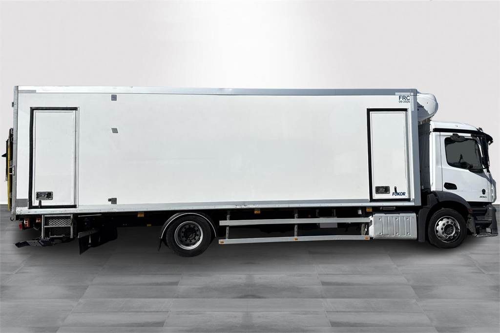 Mercedes-Benz Actros 1830L FRC 09/2026 2-lämpö - Camião isotérmico: foto 4 Mercedes-Benz Actros 1830L FRC 09/2026 2-lämpö - Camião isotérmico: foto 4