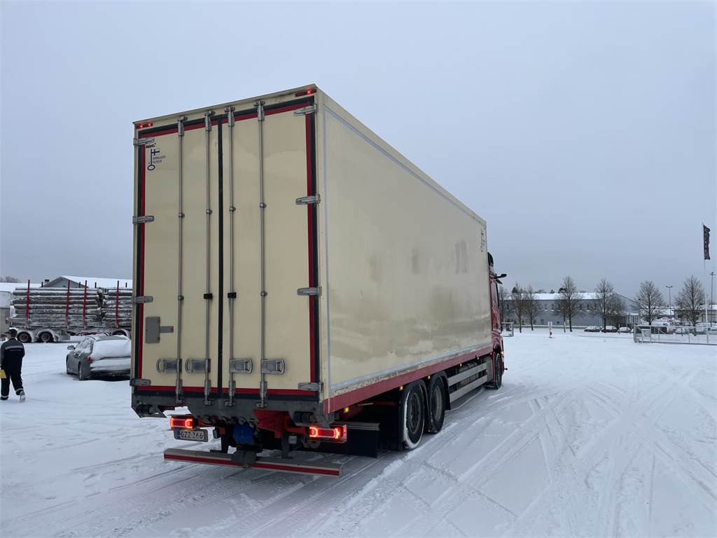 Mercedes-Benz Actros 5L 2553L Piako KSA rahtikori 9,5M - Camião furgão: foto 3 Mercedes-Benz Actros 5L 2553L Piako KSA rahtikori 9,5M - Camião furgão: foto 3